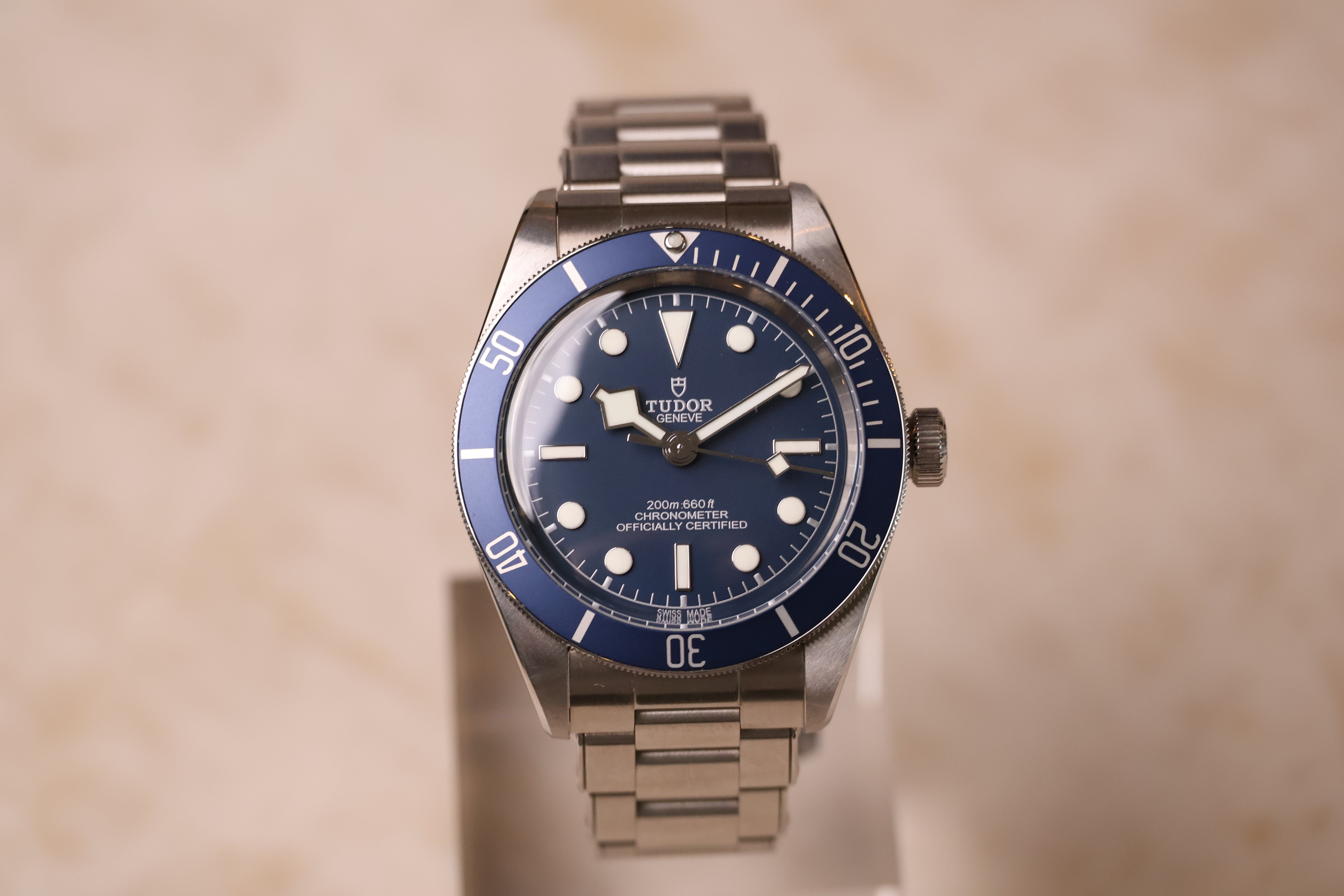 Tudor Black Bay 58 met een blauwe plaat 39mm op een stalen band