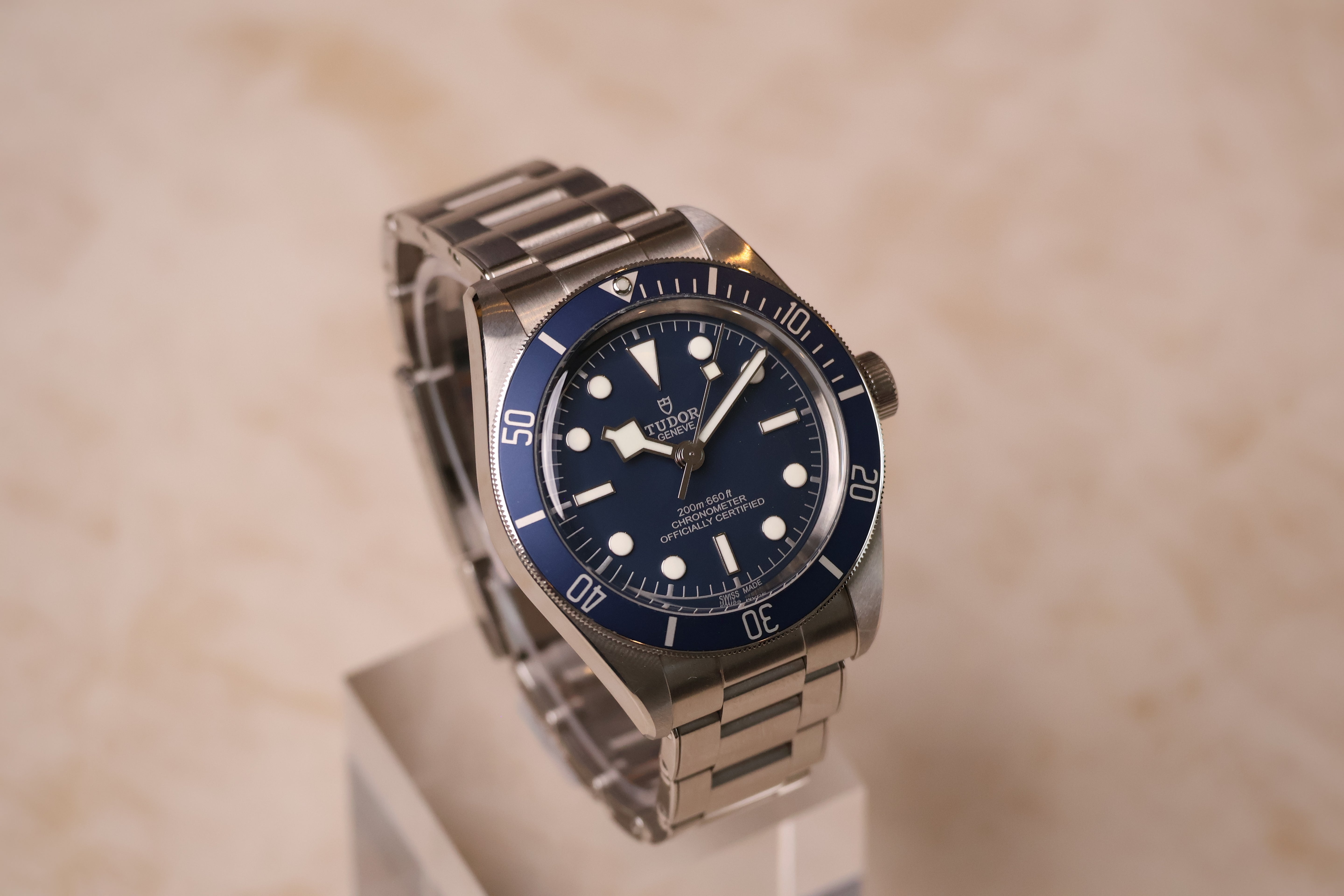 Tudor Black Bay 58 met een blauwe plaat 39mm op een stalen band