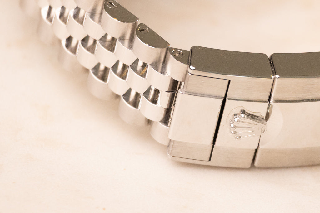 Rolex GMT-Master II Bruce Wayne ref. 126710GRNR — Jubilee vijfschakel band met Oysterlock-sluiting en Easylink