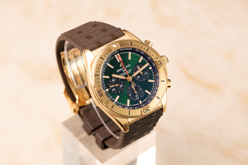 Breitling Chronomat B01 42 Red Gold Green – Ref. RB0134