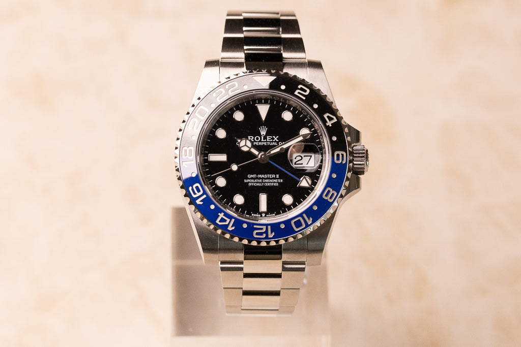 Rolex GMT-Master II Batman ref. 126710BLNR — zwarte wijzerplaat met blauw-zwarte Cerachrom-lunette op Oyster-band